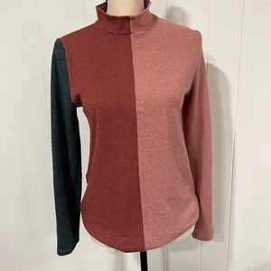 3/$25 Sale🎈BIBI color-blocked turtleneck ribbed top sweater
